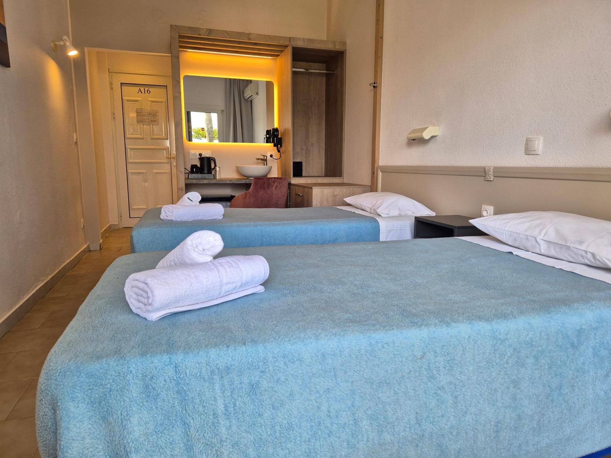Morfeas Hotel Kávos Eksteriør bilde